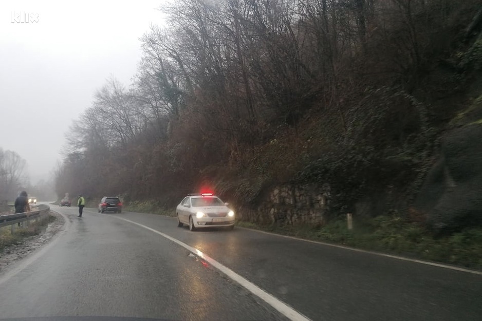 Policija još uvijek obavlja uviđaj na mjestu događaja (Foto: Klix.ba)