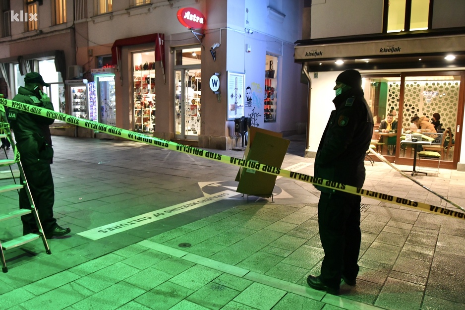 Očevici kažu da je napadač nakon pucnjave pobjegao u pravcu Katedrale (Foto: I. Š./Klix.ba)