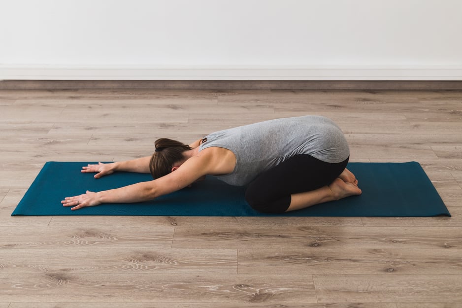 Yoga poza Child's Pose, Ilustracija: Shutterstock