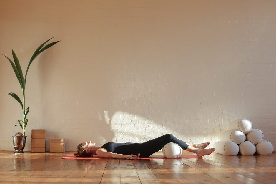 Yoga poza Savasana, Ilustracija: Shutterstock