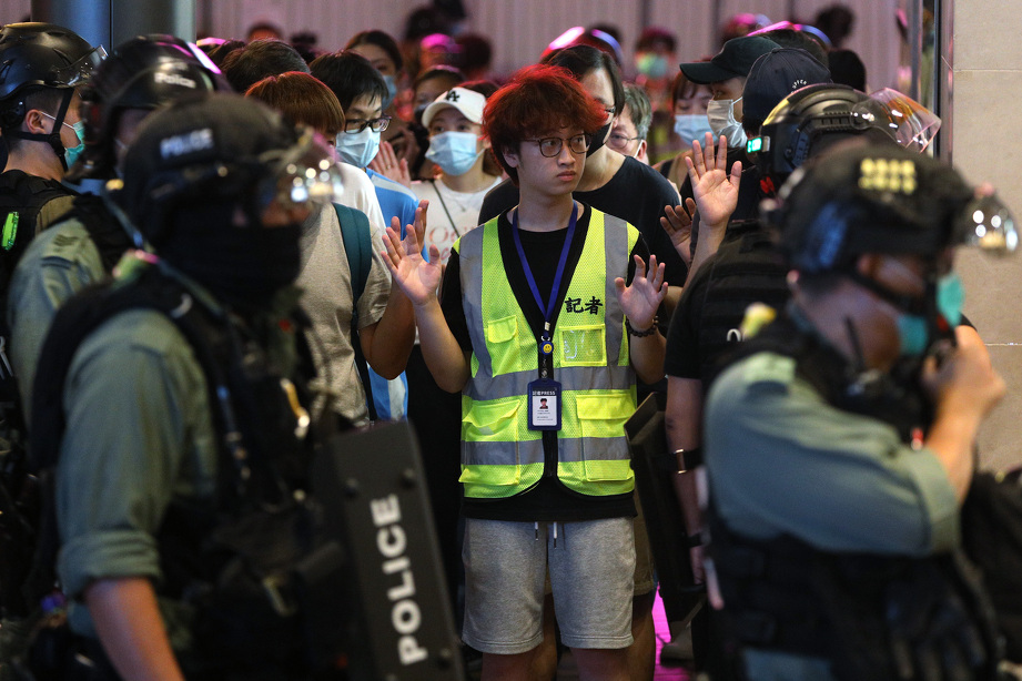 Nezadovoljni zakonima, građani Hong Konga izašli su na ulice (Foto: EPA-EFE)