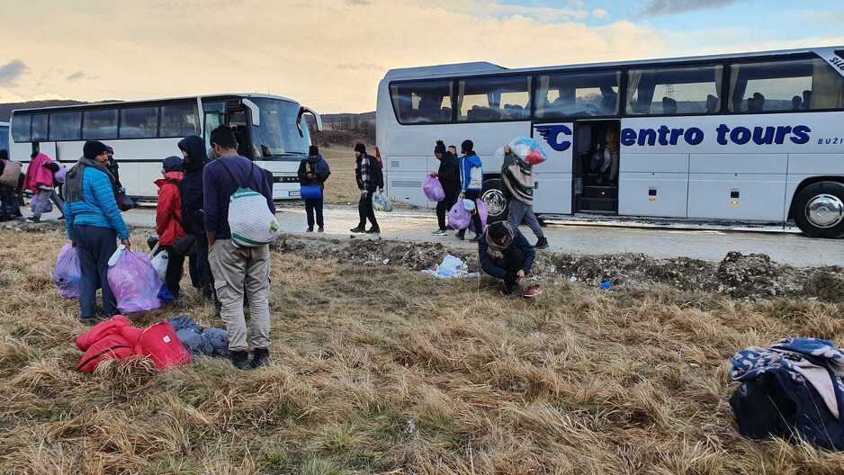 Prazni autobusi već napuštaju USK (Foto: Ademir Veladžić)