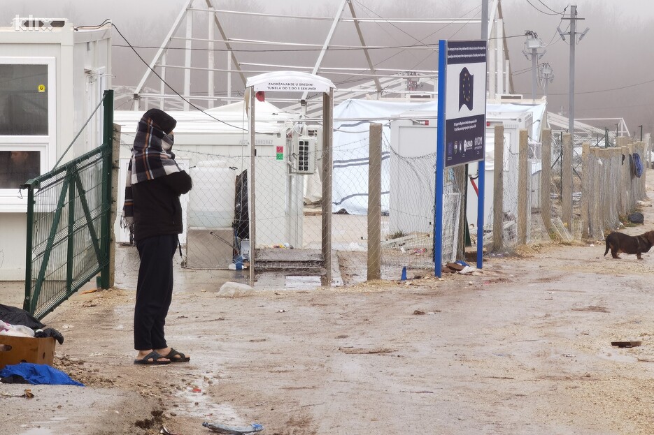 Migranti bez adekvatne obuće, odjeće i krova nad glavom (Foto: E. M./Klix.ba)