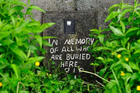 Spomenik umrlim bebama (Foto: EPA-EFE)