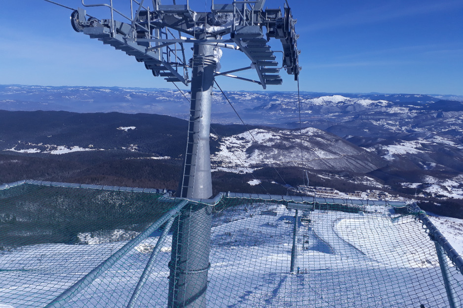 Četverosjed napravljen na neprimjerenoj lokaciji (Foto: ZOI'84)