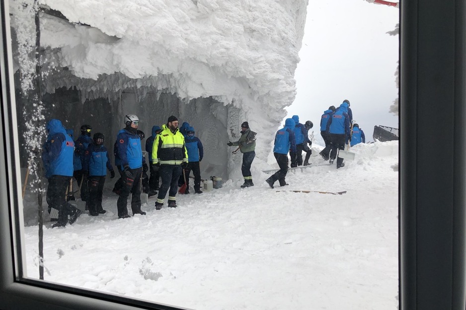 FUCZ skidao snijeg i led sa četverosjeda (Foto: ZOI'84)