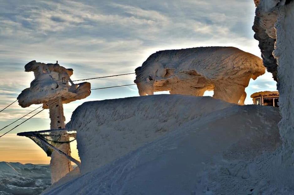 Veliki nanosi snijega i leda na četverosjedu (Foto: ZOI'84)