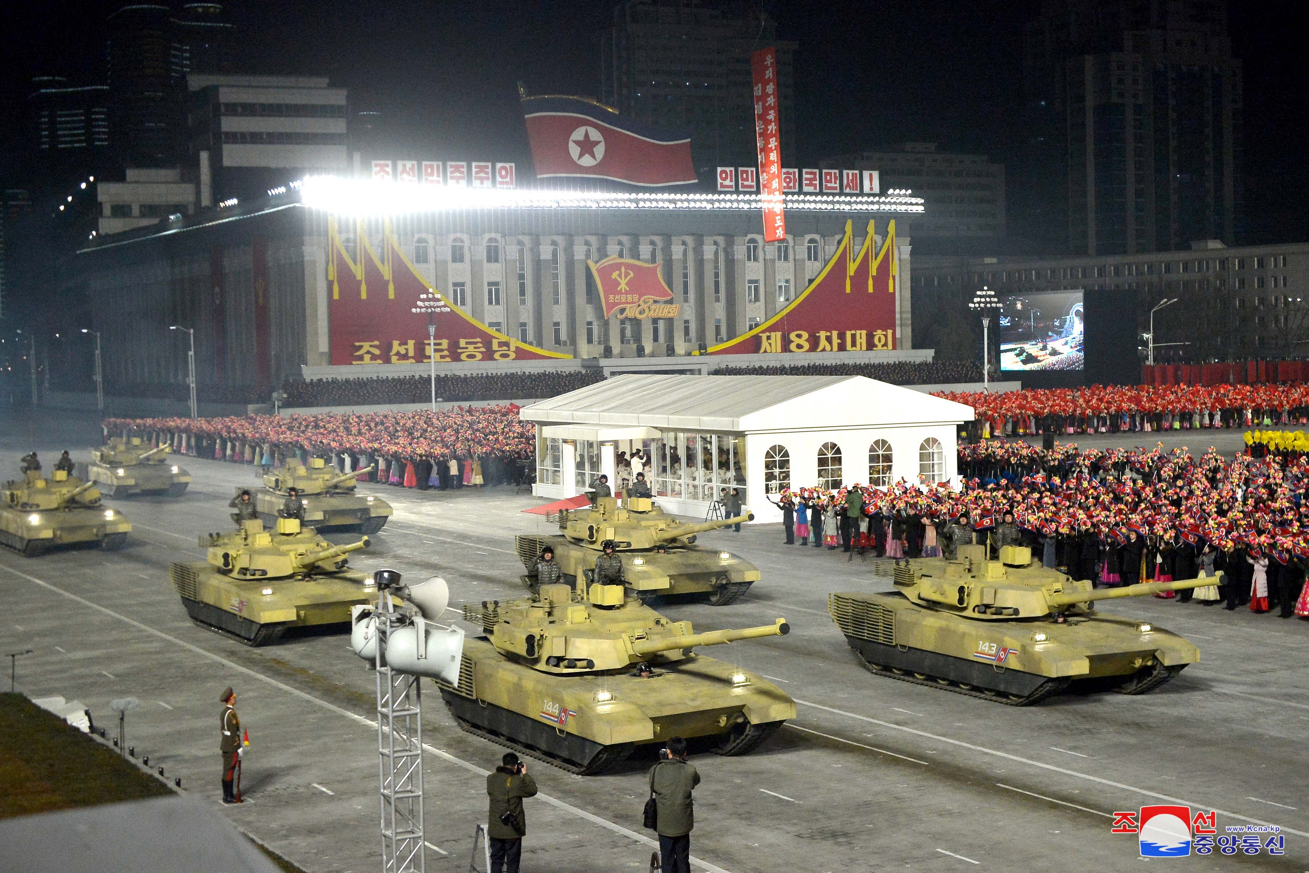 Na paradi je predstavljena i druga artiljerija (Foto: EPA-EFE)