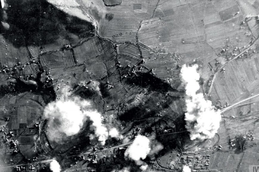 Aerofoto snimak britanskog bombardovanja Alipašinog Mosta (Foto: Imperial War Museum)