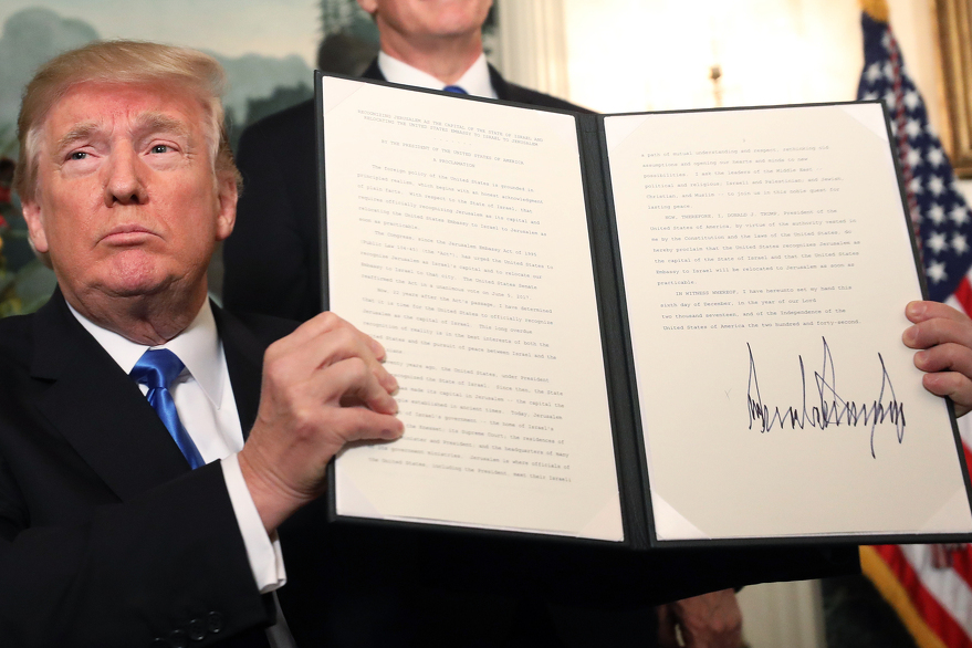 Trump tokom prve godine vladanja brojnim odlukama uzdrmao svijet (Foto: EPA-EFE)
