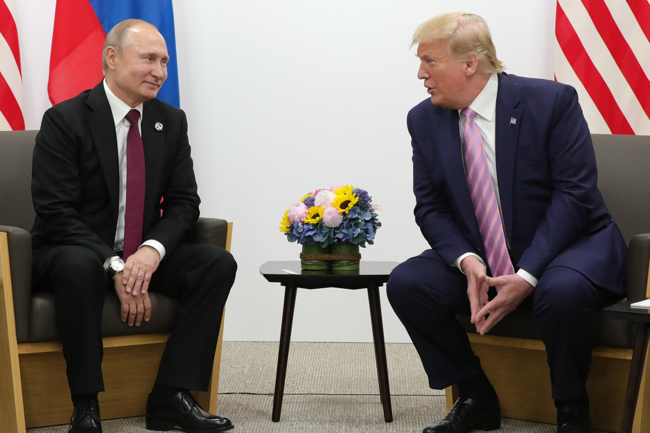 Prijateljski sastanak Putina i Trumpa u Osaki (Foto: EPA-EFE)