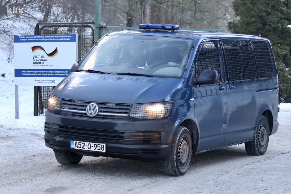 Policija je u kampu Blažuj (Foto: D. Ć./Klix.ba)