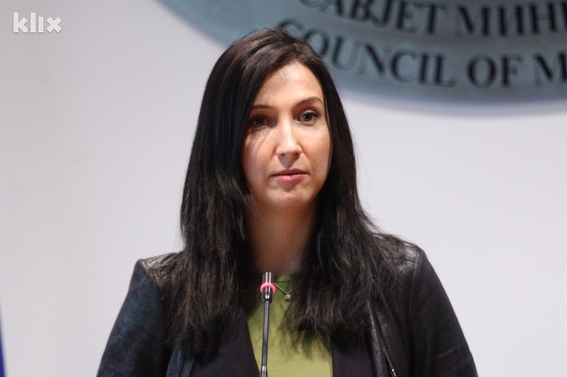 Aida Hadžialić je bivša ministrica za visoko i srednje obrazovanje u Vladi Kraljevine Švedske