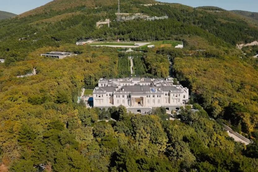 Palača je procijenjena na oko 1,4 milijarde dolara, Screenshot: YouTube