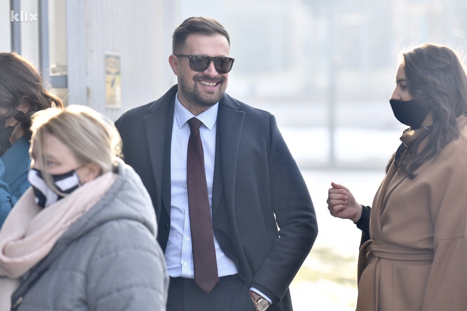 Fikret Hodžić i advokatica Mirna Delalić (Foto: T. S./Klix.ba)