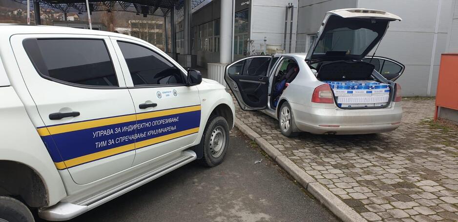 Pored cigareta oduzeti satovi i druga roba (Foto:UIOBiH)