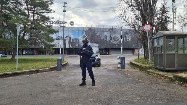 Policija ispred stadiona Partizana (Foto: Telegraf.rs)