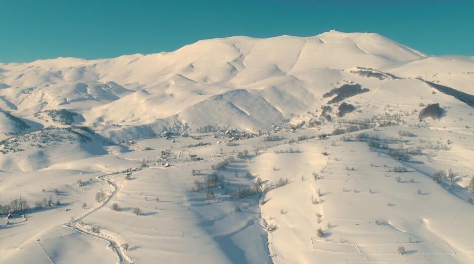 Lukavac važi za jedno od najljepših sela na Bjelašnici, Foto: Helifilm