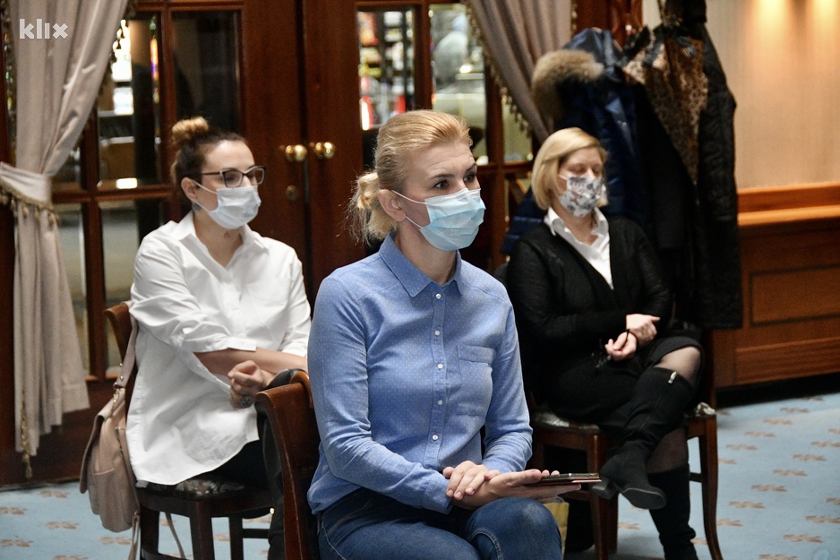 Okrugli sto Foruma žena SDP-a o statusu žena i djevojaka u nauci (Foto: D. S./Klix.ba)