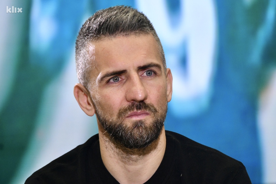 Ibišević kaže da se oprostio od Zmajeva te da ostaje pri toj odluci (Foto: D. S./Klix.ba)