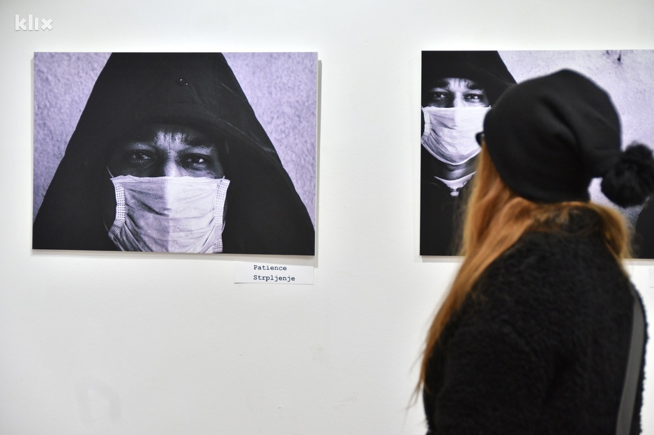Fotografijama dominiraju snažni portreti migranata (Foto: I. Š./Klix.ba)