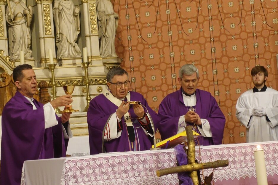 Misa u sarajevskoj Katedrali za preminule od korone (Foto: Biskupska konferencije BiH)