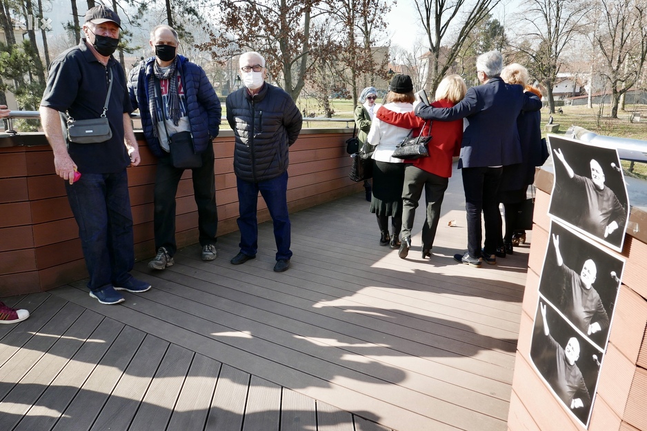 Pločicu je postavila neformalna grupa građana (Foto: A. K./Klix.ba)
