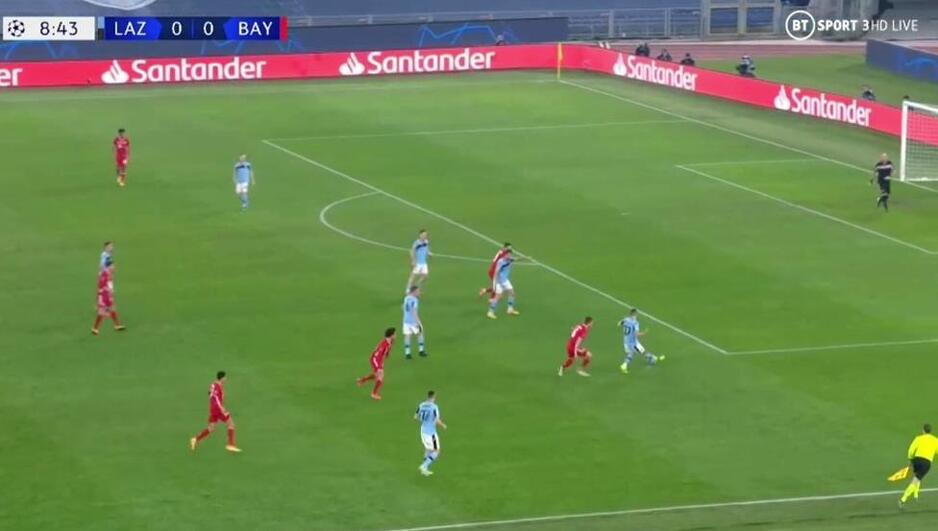 Trenutak kada je Musacchio loše vratio loptu prema svom golmanu, nakon čega je Lewandowski pogodio za 0:1