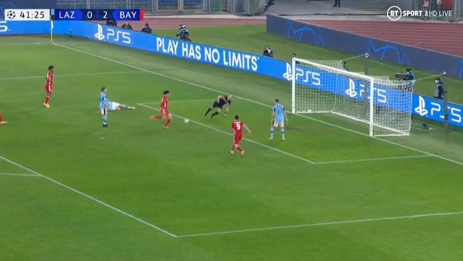 Trenutak kada je Sane postigao gol za 3:0