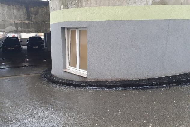 Stan u nosivom stubu garaže za automobile u Zagrebu (Foto: Njuškalo.hr)