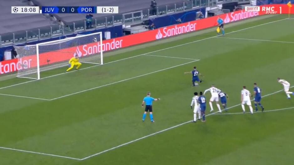 Trenutak kada je Sergio Oliveira pogodio za vodstvo Porta (0:1)