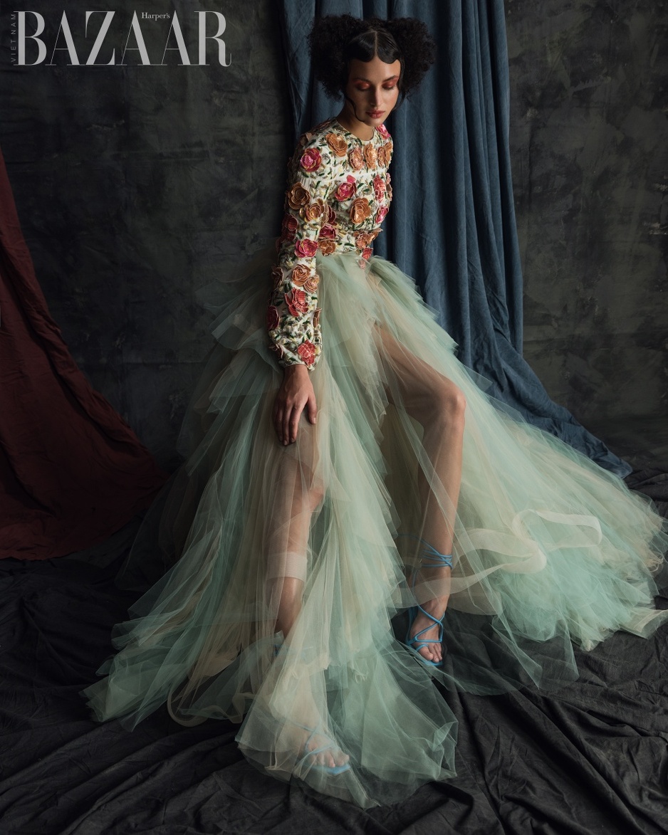 Alina Kozyrka u kreaciji Kaftan studija (Foto: Facebook)