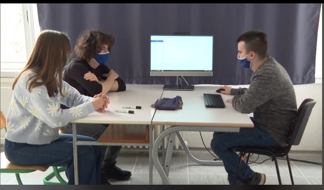 Učenici Druge gimnazije koji su učestvovali na EMC-u (Foto: Druga gimnazija Sarajevo)