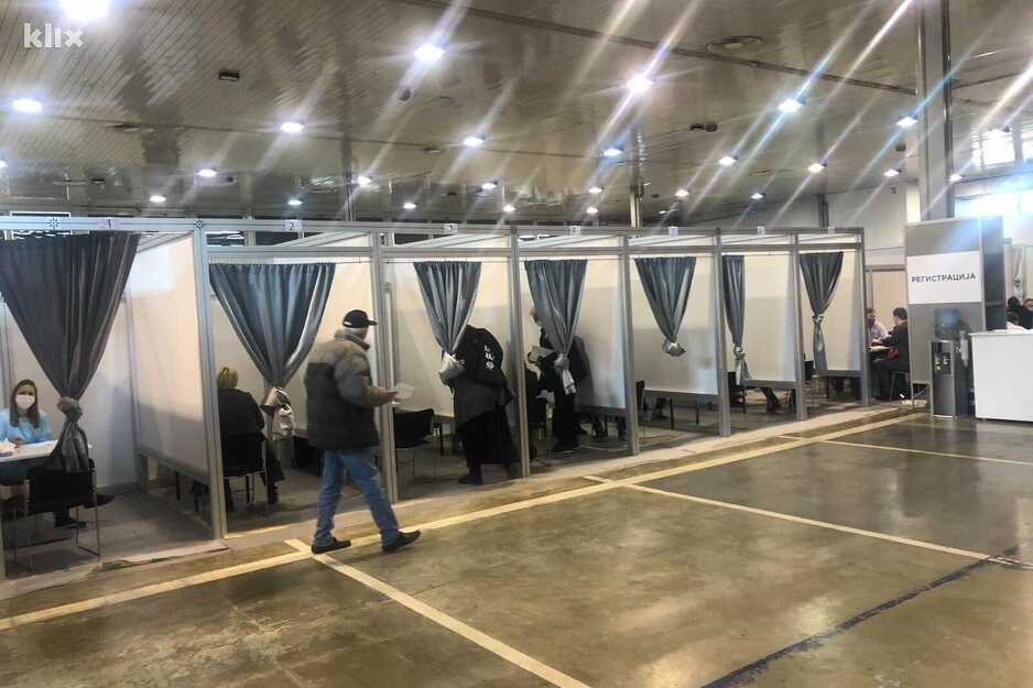Procedura vakcinacije traje oko 45 minuta (Foto: Klix.ba)