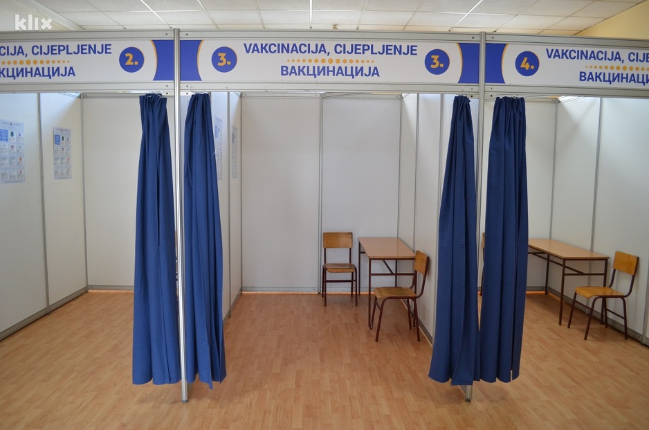 Kabine u kojima će se vršiti vakcinacija građana (Foto: Vlada Brčko distrkta)