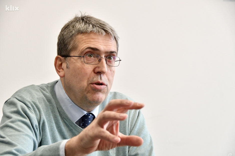 Ministar kulture i sporta KS Samir Avdić se zalaže za povratak sportista u bazene (Foto: D. S./Klix.ba)