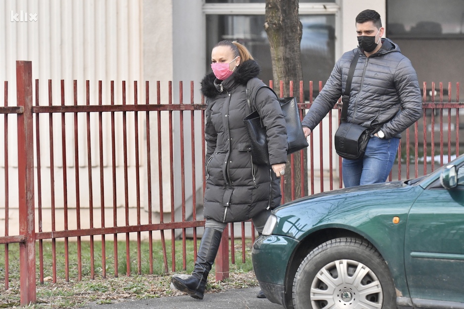 Pripadnici SIPA-e napustili prostorije FUCZ-a (Foto: T. S./Klix.ba)