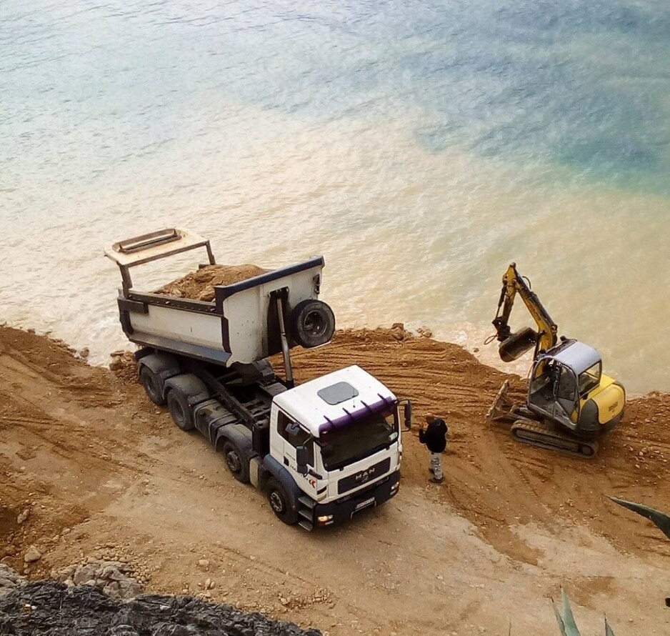 Nasipavanje u Makarskoj (Foto: Index.hr)