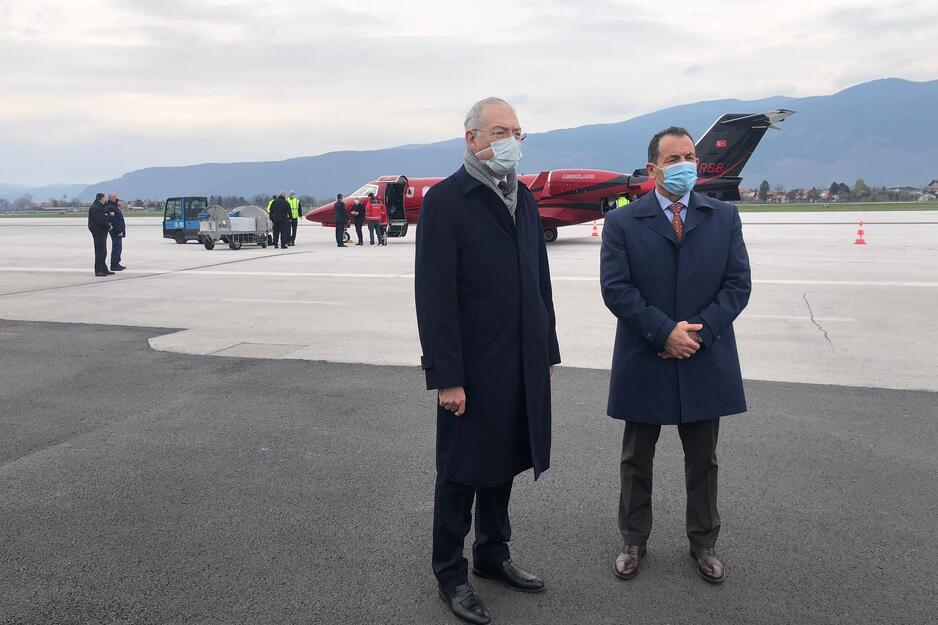 Ministar sigurnosti BiH Selmo Cikotić dočekao vakcine iz Turske (Foto: Amabasada Turske u BiH)