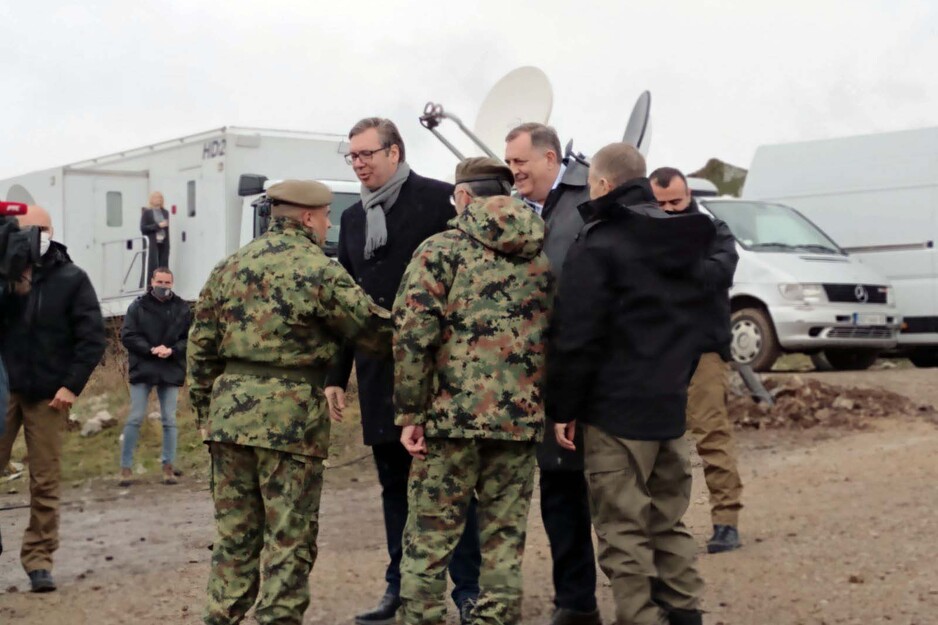 Dodik i Vučić sa učesnicima