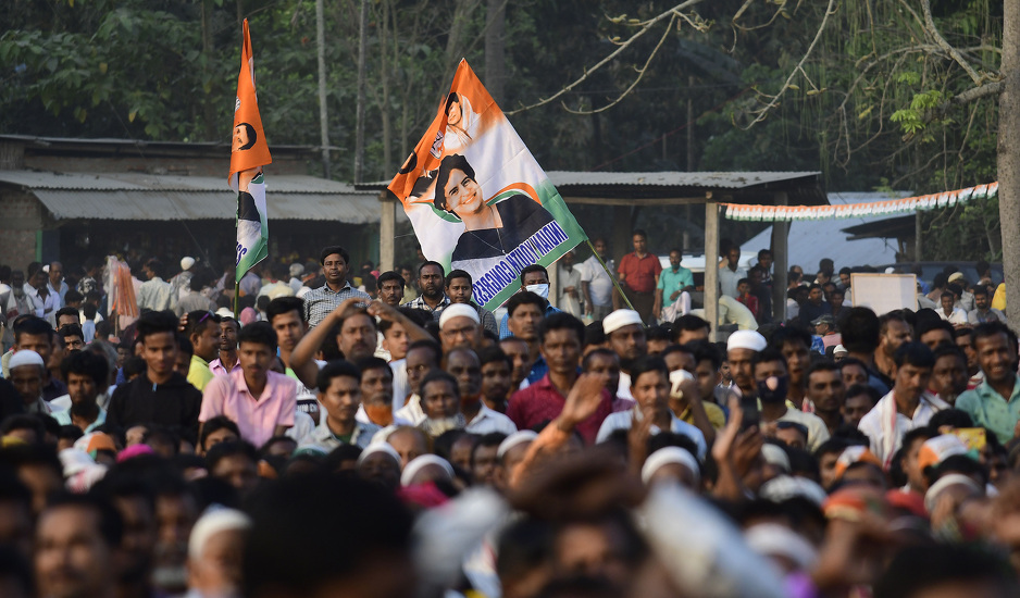 Predizborni skupovi održani bez fizičke distance (Foto: EPA-EFE)