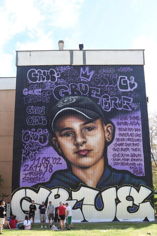 Mural na Dobrinji posvećen Arijanu Stanišiću