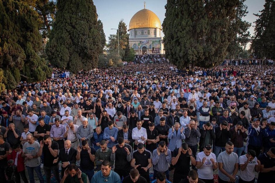Bajram-namaz ispred Al-Aqse (Foto: Twitter)