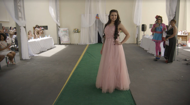 Film je sniman pod stalnim nadzorom stražara u brazilskom zatvoru
