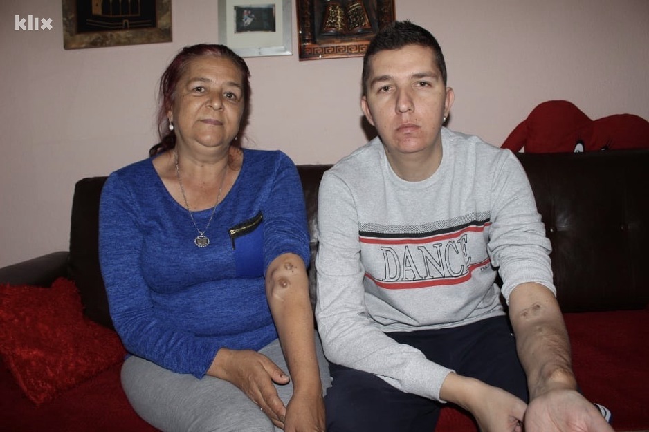 Admir Salkić s majkom Zijadom (Foto: Klix.ba)