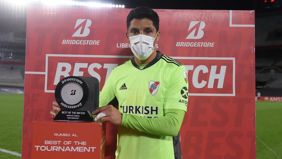 Enzo Perez sa nagradom za najboljeg igrača utakmice (Foto: Twitter)