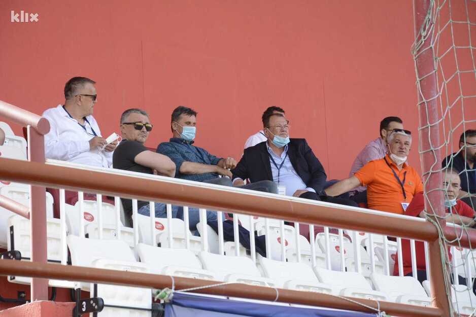 Novalić s tribina pratio nogometnu utakmicu u Vrapčićima (Foto: Klix.ba)