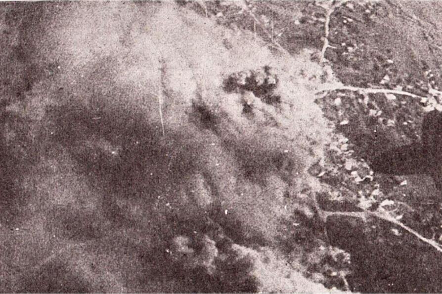 Snimak bombardovanja Drvara ujutru 25. maja 1944. godine