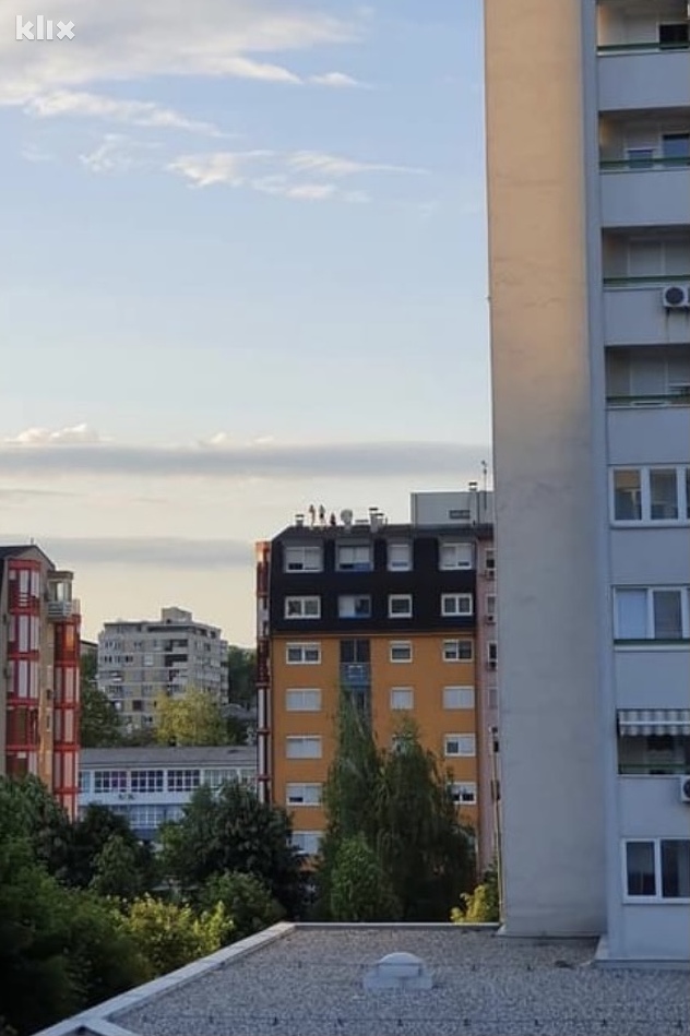Nepromišljenim potezom tinejdžerke su urgožavale svoje živote (Foto: Facebook)