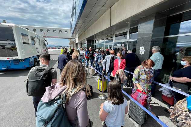 Brojni putnici iz nekoliko zemalja (Foto: Klix.ba)